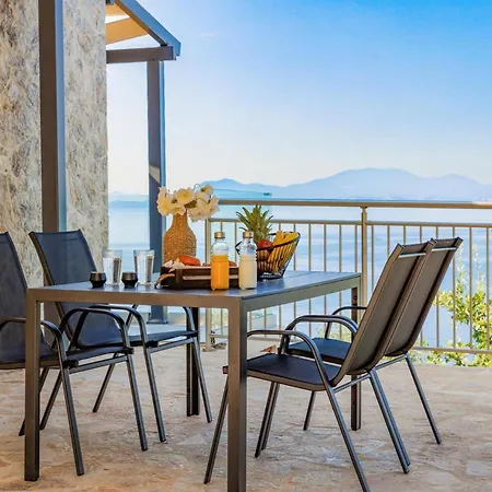 By * パレオカストリッツア